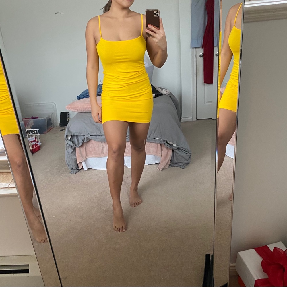 ✨ Yellow bodycon dress